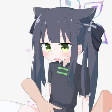 シュエリンさわさわ
