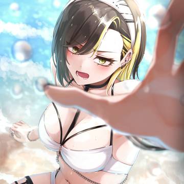 「こっち、見んじゃねェよ……！」