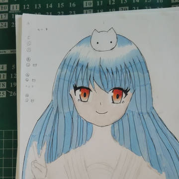 薄青髪のピースをした女の子