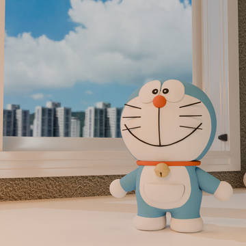 Doraemon figure with accesories!
