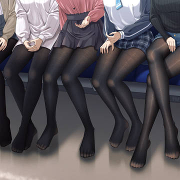 電車内のタイツ女子たち