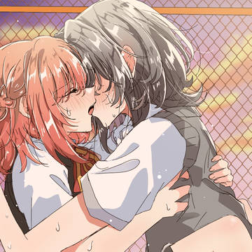Rooftop kiss 🖤🧡