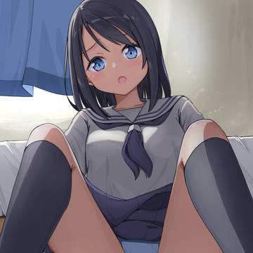 薄暗い部屋でM字ボブ髪ちゃん