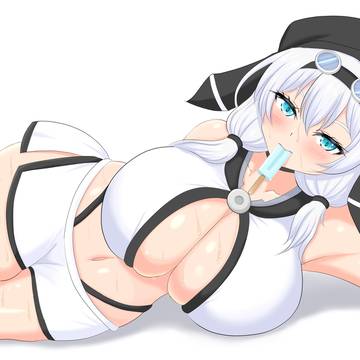 暑くてインナー無しでダラダラしちゃうもち子ちゃん