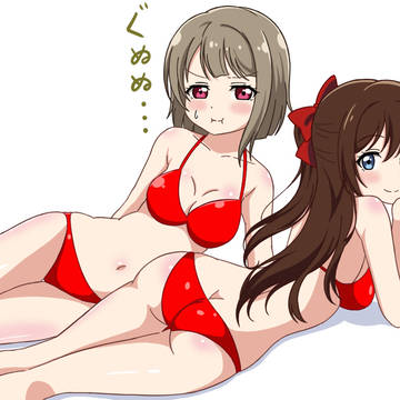 お揃いの水着なのに…💧👑👙