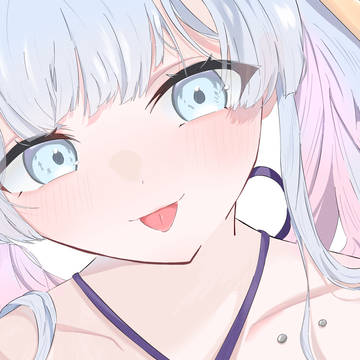 鎖骨ピアスヤチヨ