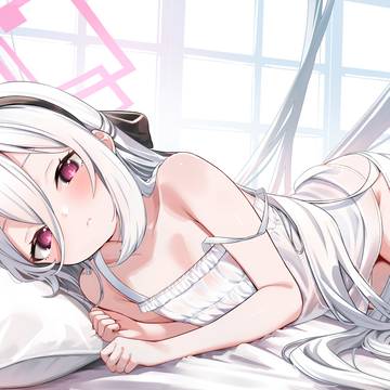 添い寝しているケイ