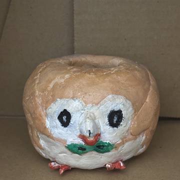 粘土で作ったモクロー容れ物