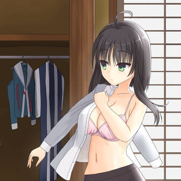 着替えてる茉子