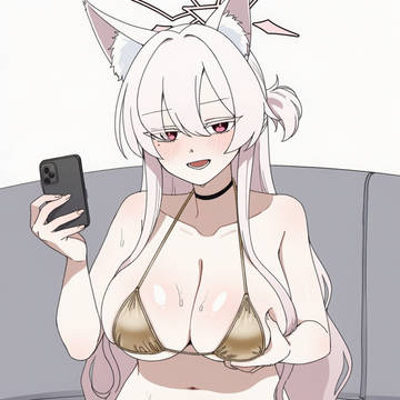 慈愛の金ビキニ