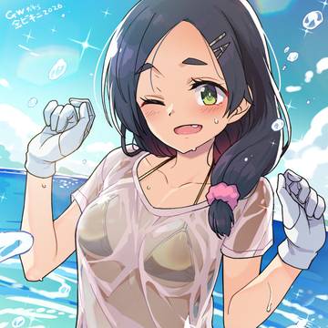 濡れ透け金ビキニ
