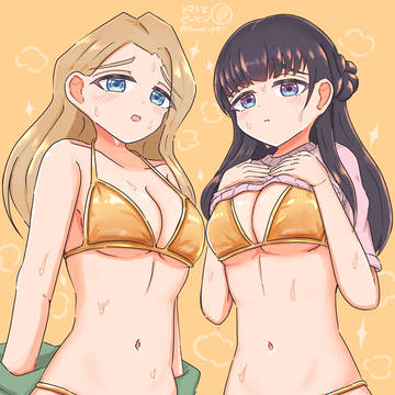 金色ビキニももみお