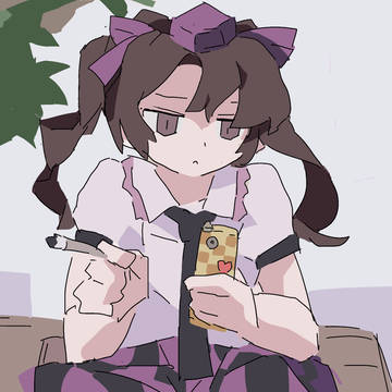 携帯を見るはたて