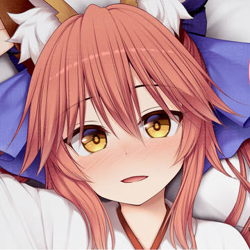 巫女服の玉藻の前と