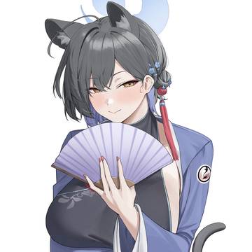 漆原カグヤ