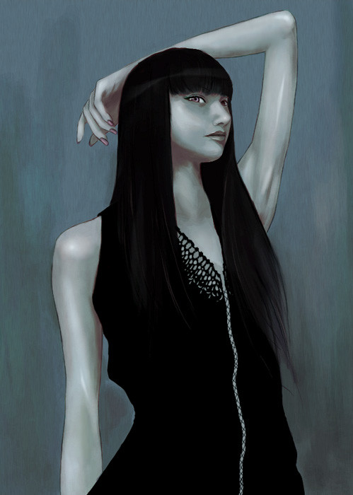 黒髪の女性