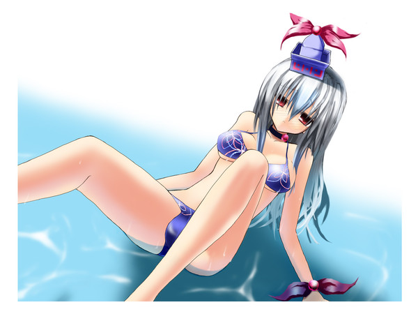 上白沢さんと水着