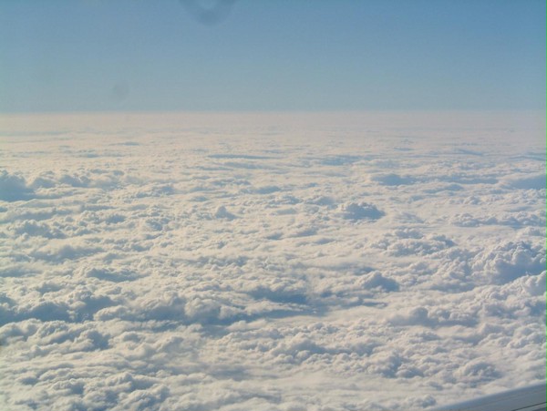 飛行機から雲