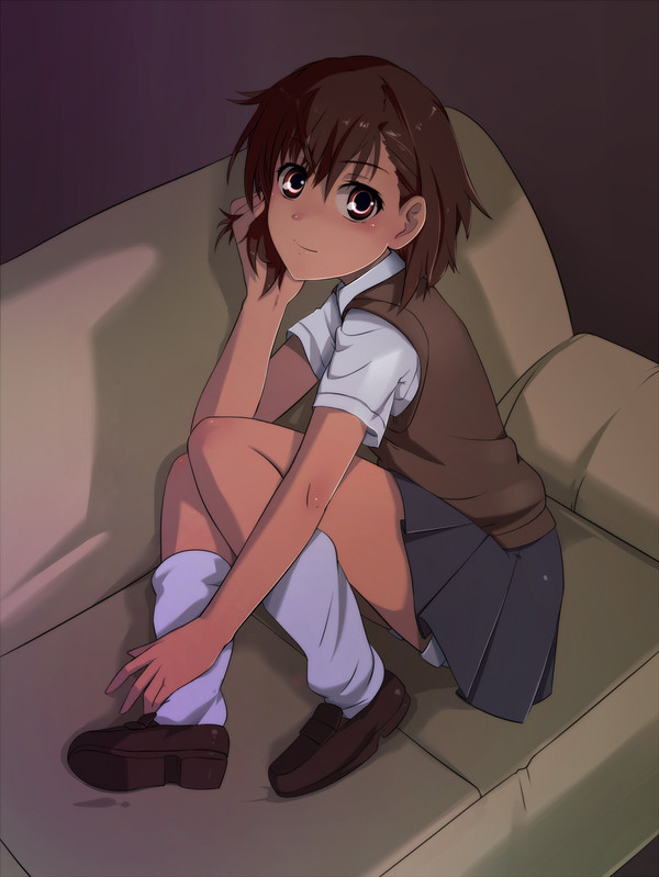 ソファの上でお座り