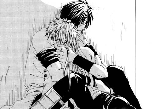 抱き合う蒼紅