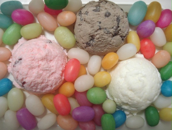 お菓子のお城を作ってみたよ