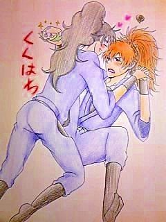 とりあえず左手の物を離せ。