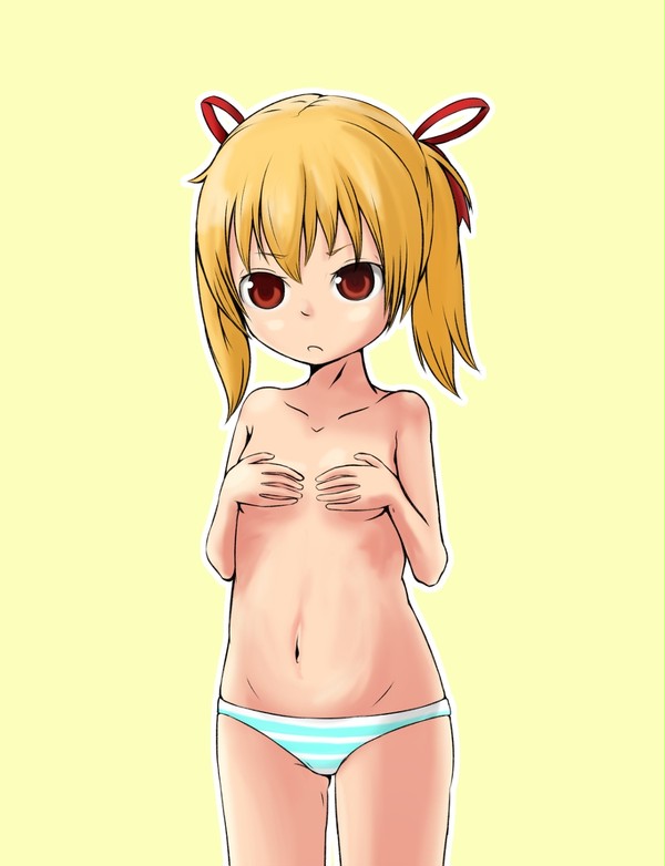 手ブラでツインテールの幼女