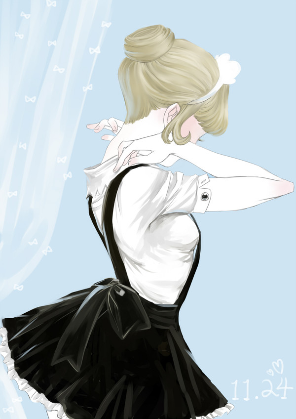 整理衣服的小女仆