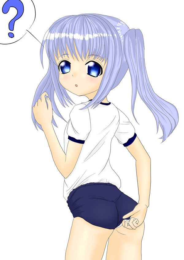 お尻を気にする少女