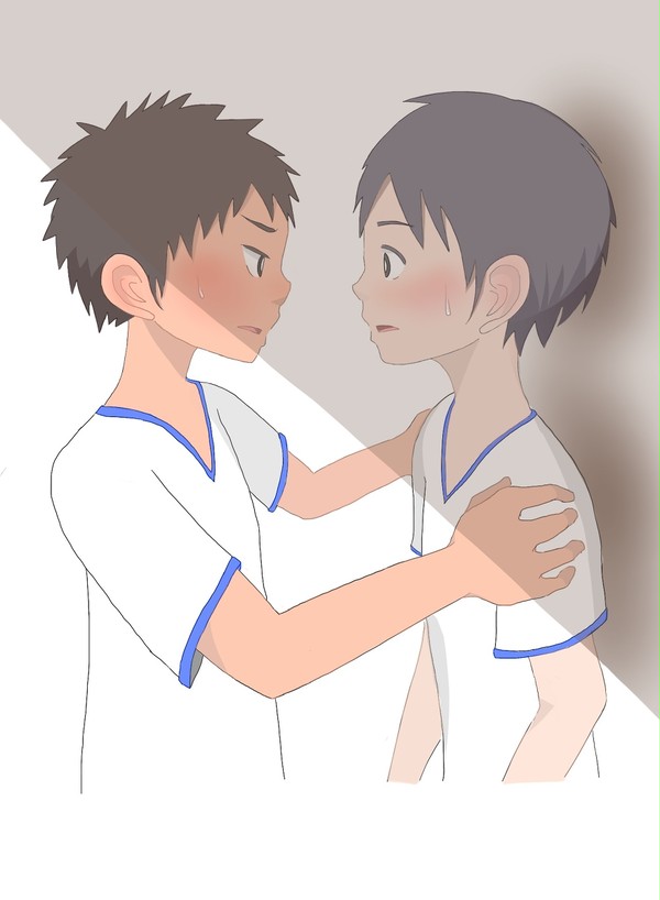 物陰で…