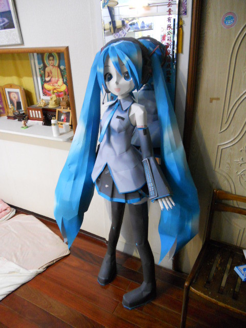 1/1 Lat式ミク ペーパークラフト