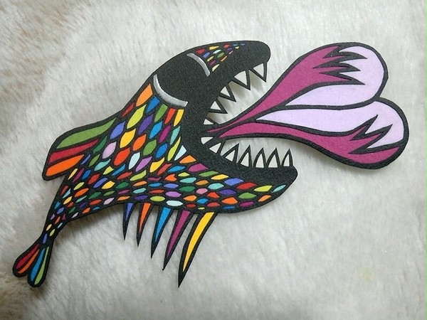 手持ち切り絵"さかーな"(2011)