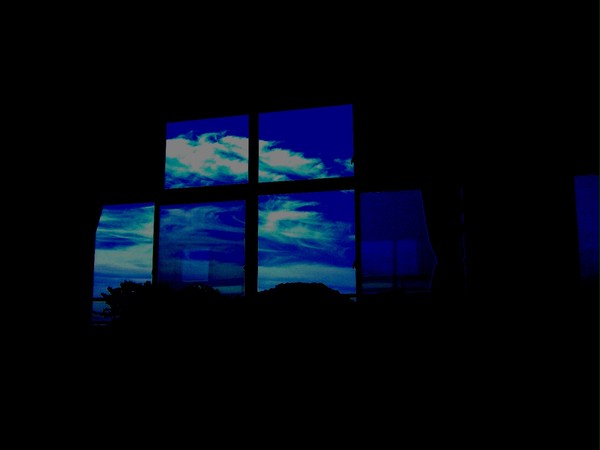 窓、空、蒼。