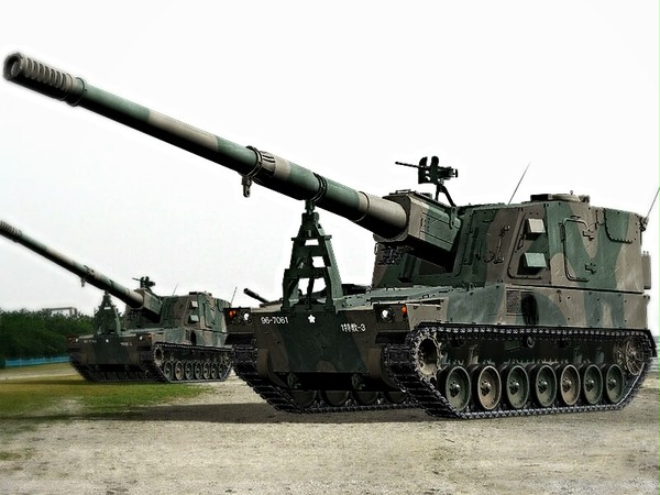 99式155mm自走榴弾砲