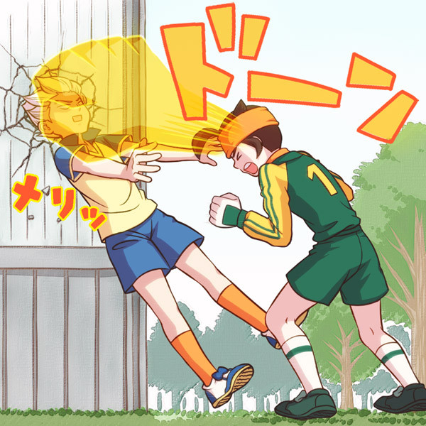 壁ドーン