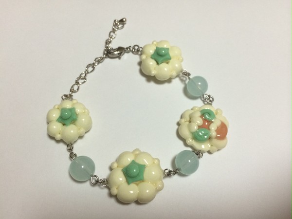 エルフーンのもふもふブレスレット
