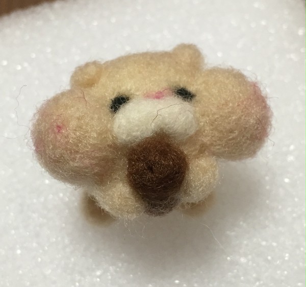 ほおばりハムスター