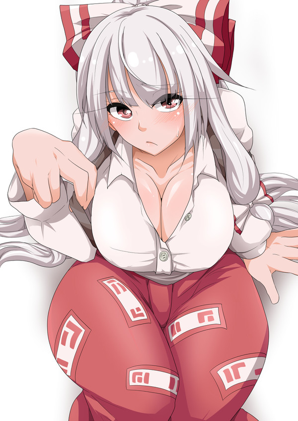 色々でかい妹紅。