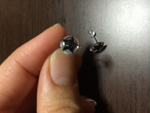 ピアス
