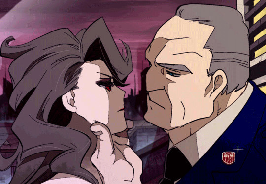 軍人おじさんと美女