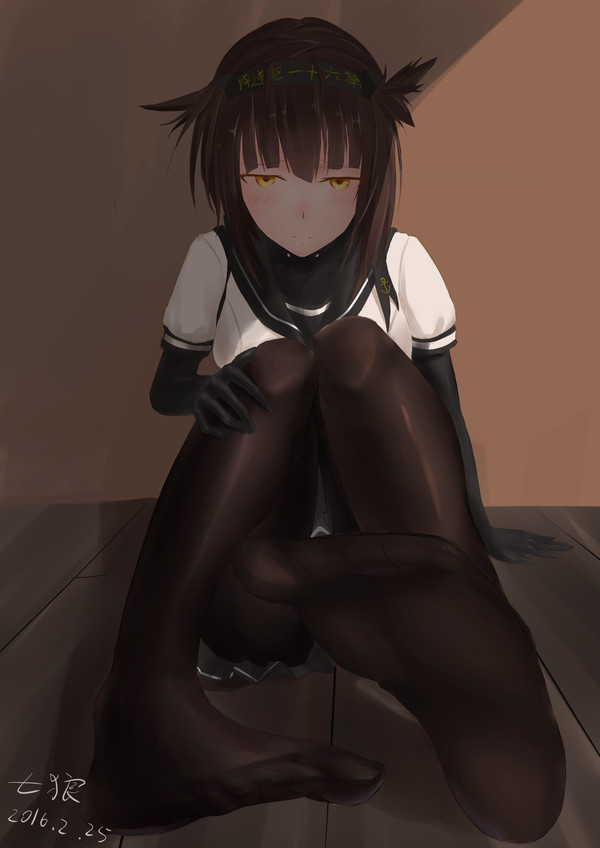 初月