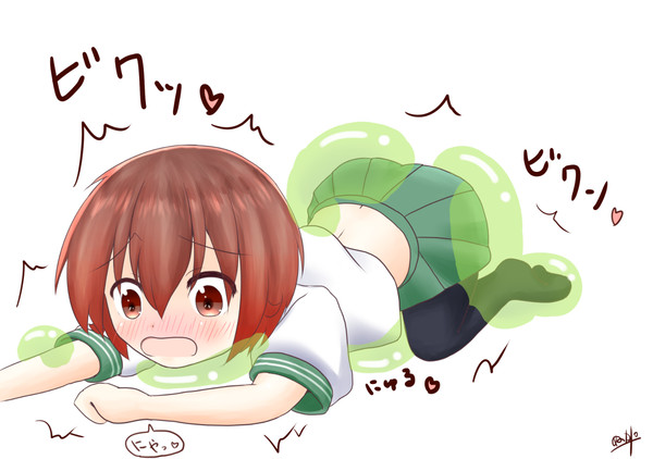 睦月ちゃんと緑色のもの