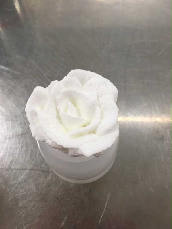 メレンゲで薔薇