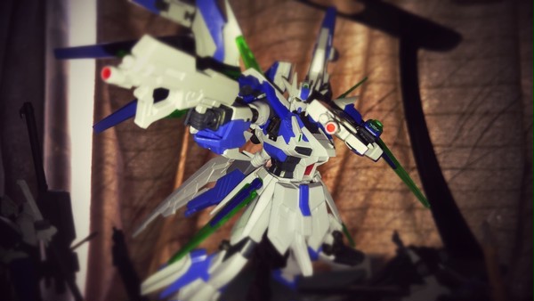 HI-νガンダム「エグゼイド」
