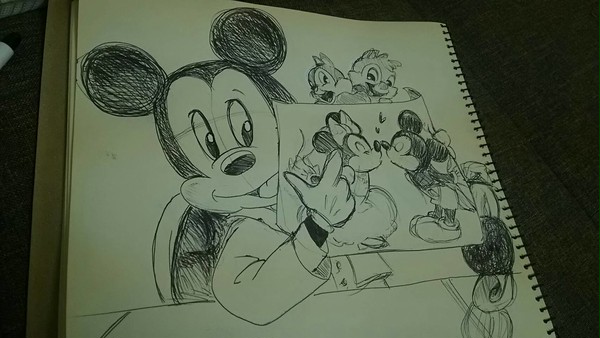 ミッキーとお絵かき【ディズニー】