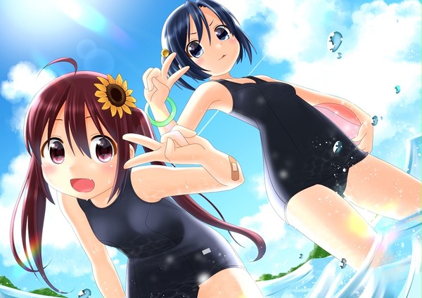 海で遊ぶスク水さんたち！