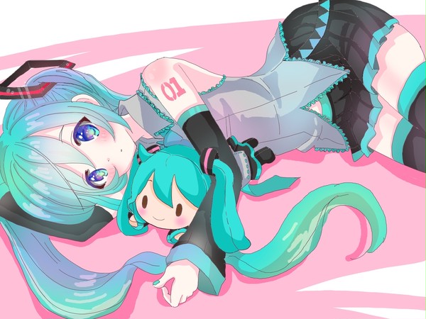 寝そべるミクちゃん