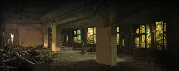 廃墟と少女