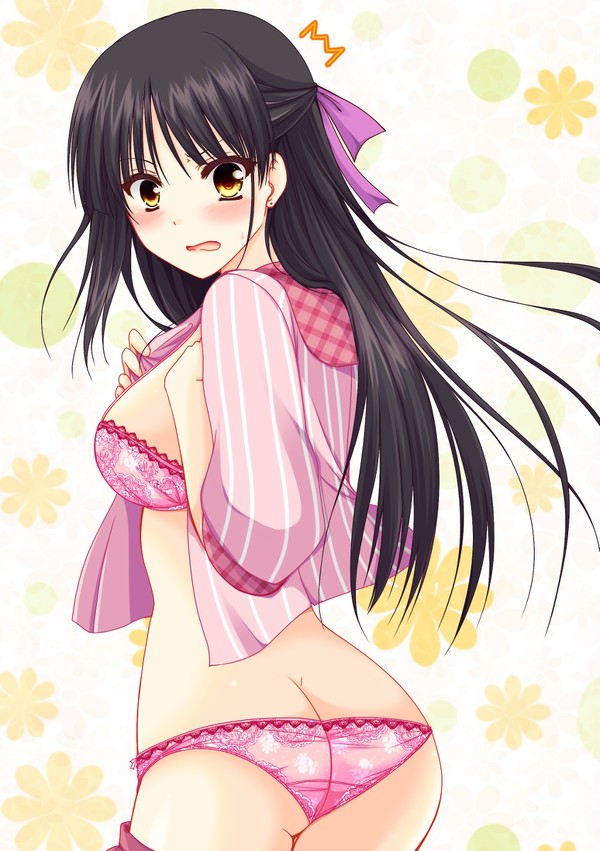 お着替え中の四季ナツメさん