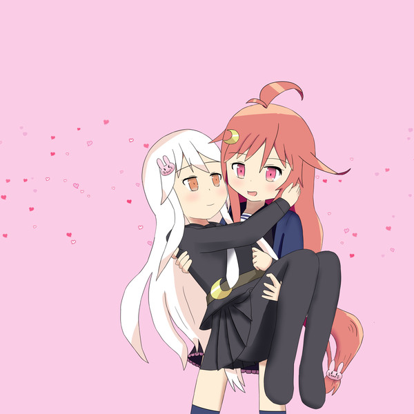 卯月が菊月をお姫様だっこ